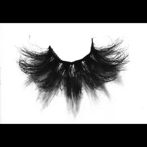 our 25mm Beautiful lashes.